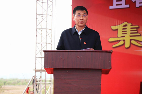 宜春市市委副書記、市長張小平在簽約開工儀式上致辭