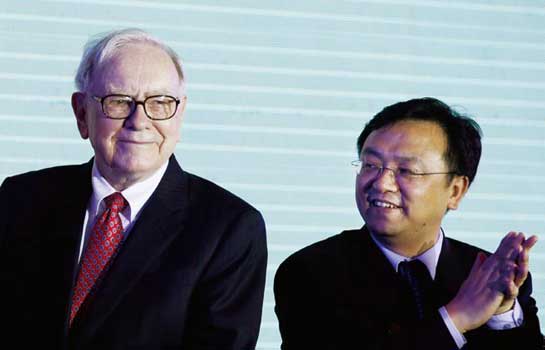 繼“股神”巴菲特投資比亞迪之后，“首富”李嘉誠再步后塵，2010年初以4億元配股為條件，間接入主一家國內(nèi)動力電池生產(chǎn)商。在公開信息中，他們都聲稱看中了投資企業(yè)的“動力電池研發(fā)技術(shù)”。