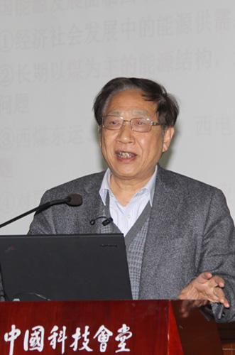 中國(guó)工程院院士、中國(guó)核工業(yè)集團(tuán)公司科技委副主任葉奇蓁參加“科學(xué)家與媒體面對(duì)面”活動(dòng)